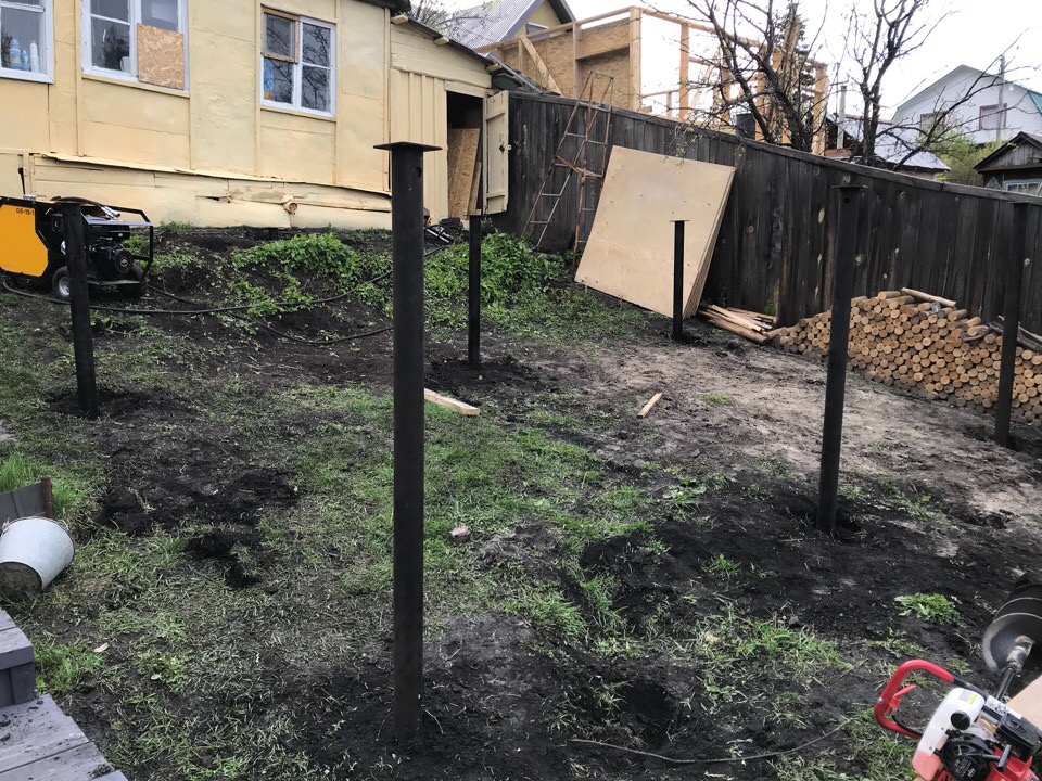 Завинчивание свай в стесненных условиях